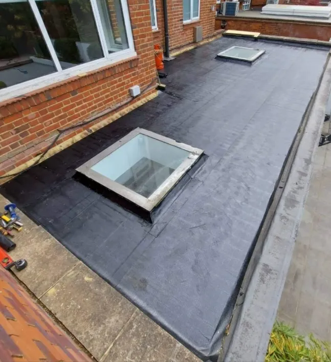 Flat roof installation